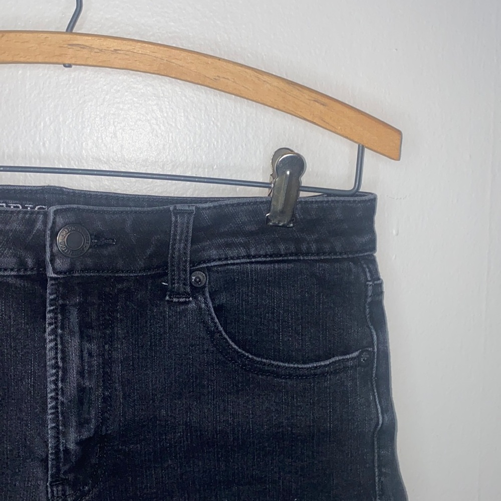 🪼Comfy Black American Eagle Jean shorts! - Picture 2 of 8